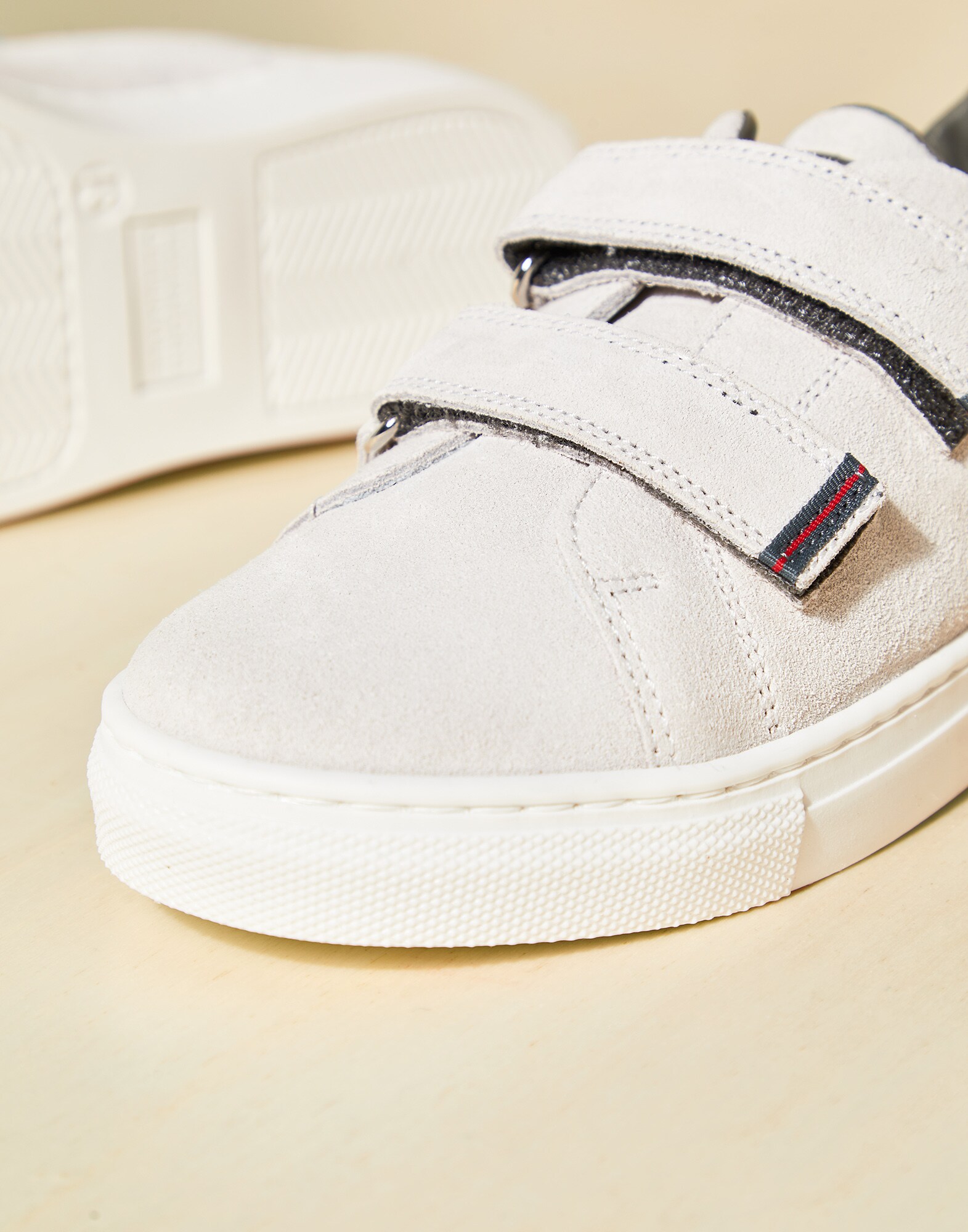 Sneakers - Detail view