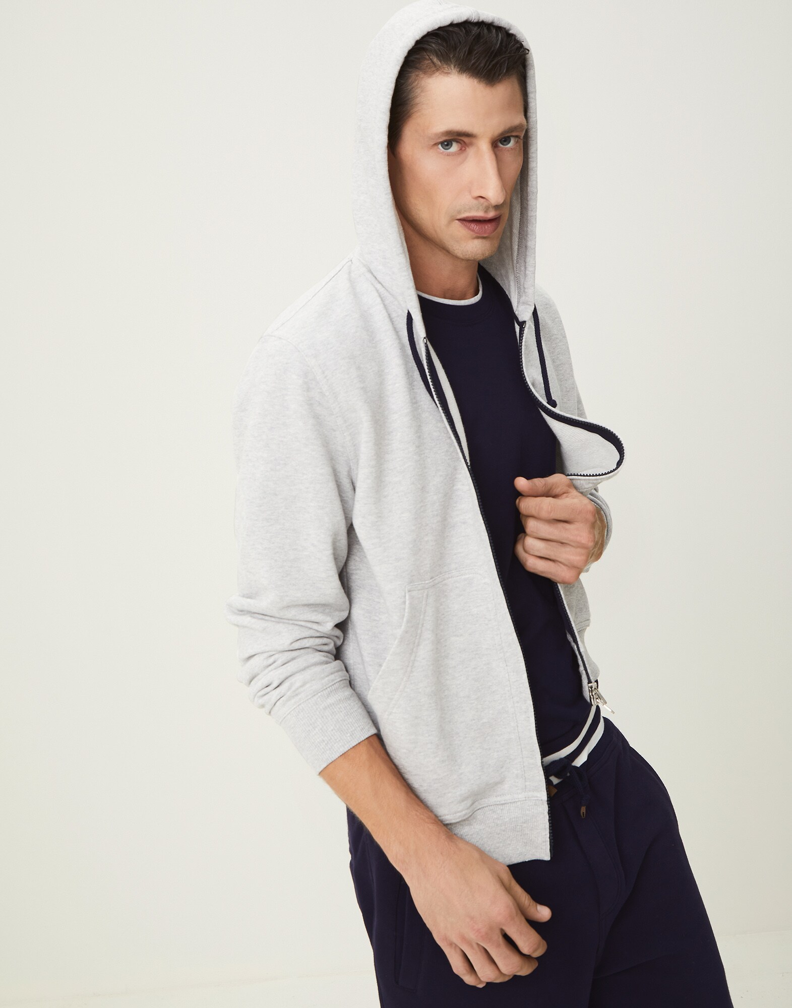 Sweatshirt - Editorial view