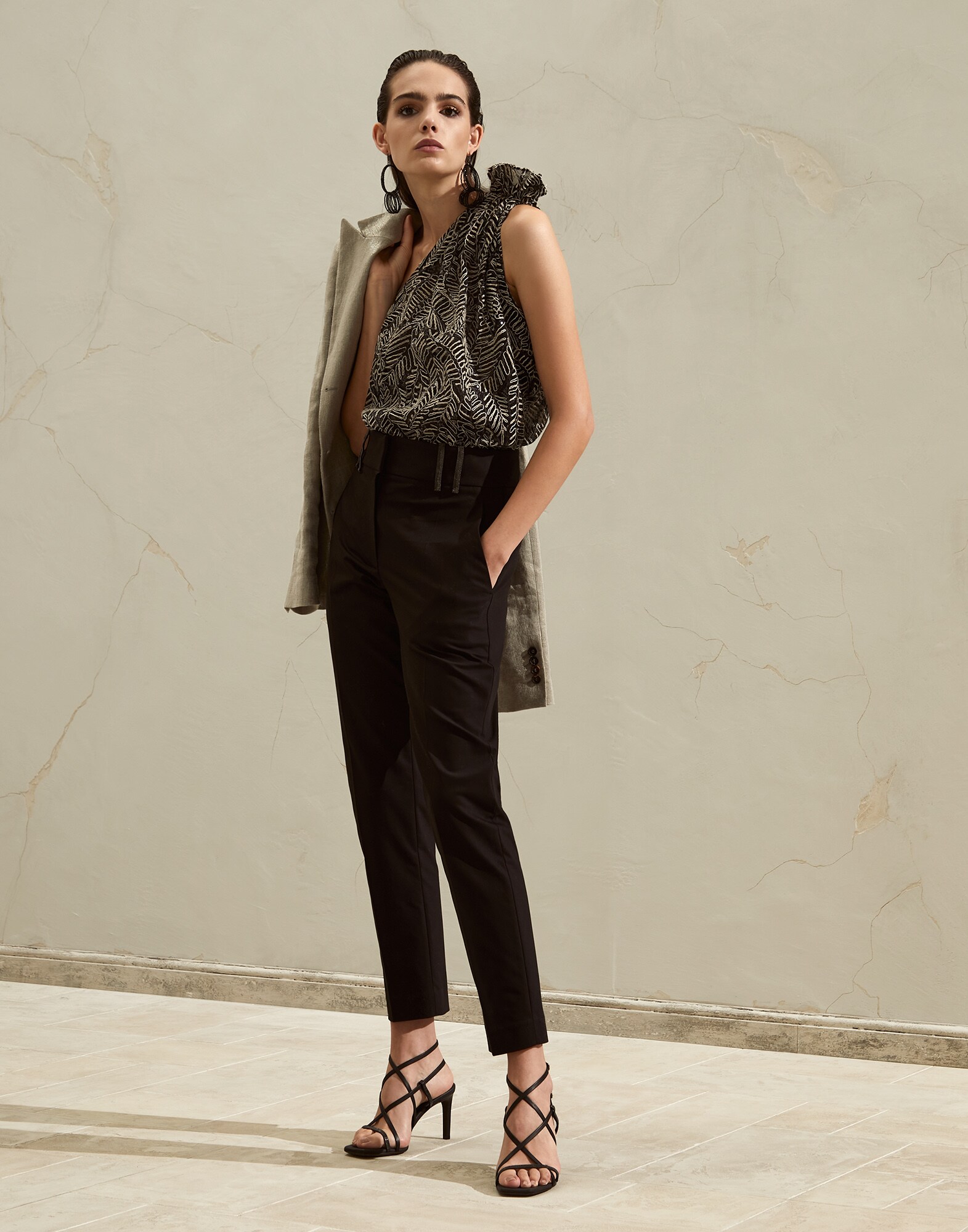 211WOUTFITPRIMA14 image number 0
