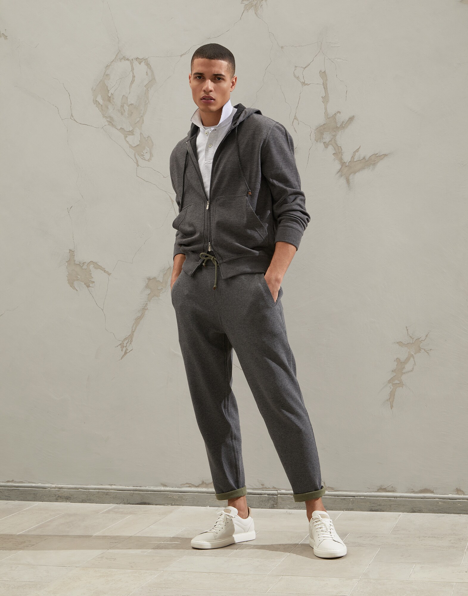 Sweatshirt - Full look