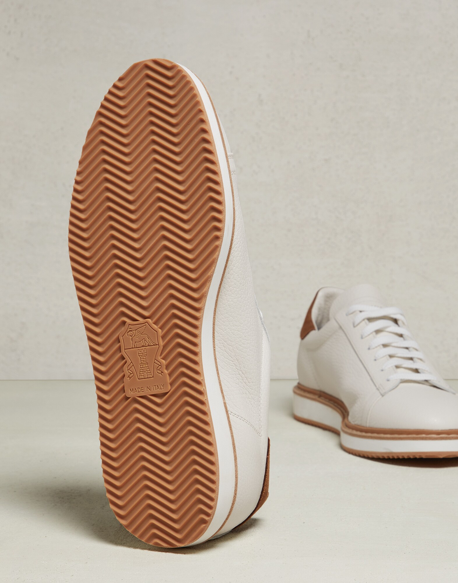 Sneakers - Detail view