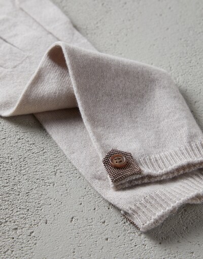 Gloves - Detail view