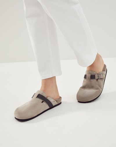 Mules - Editorial view