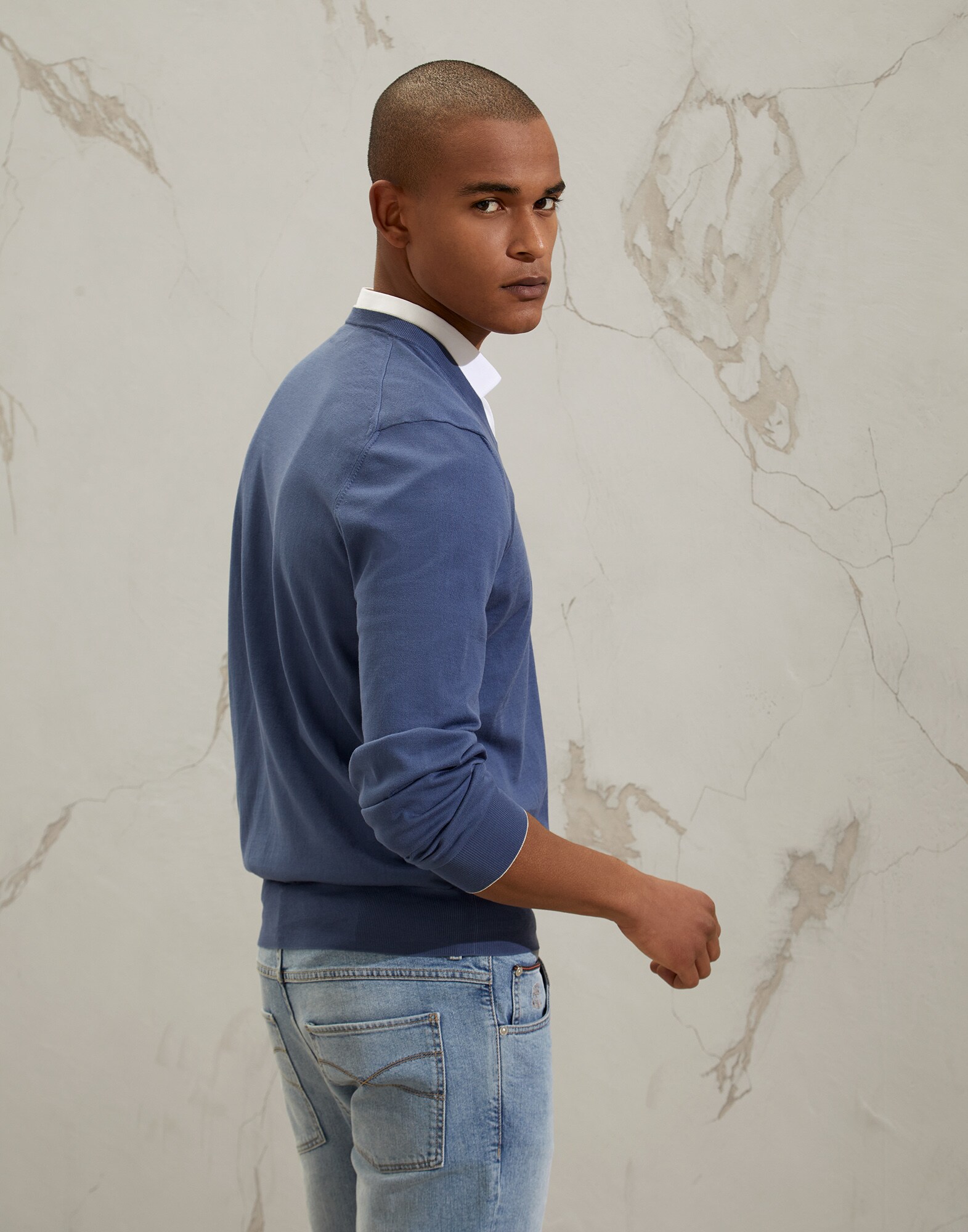 V-neck - Back view