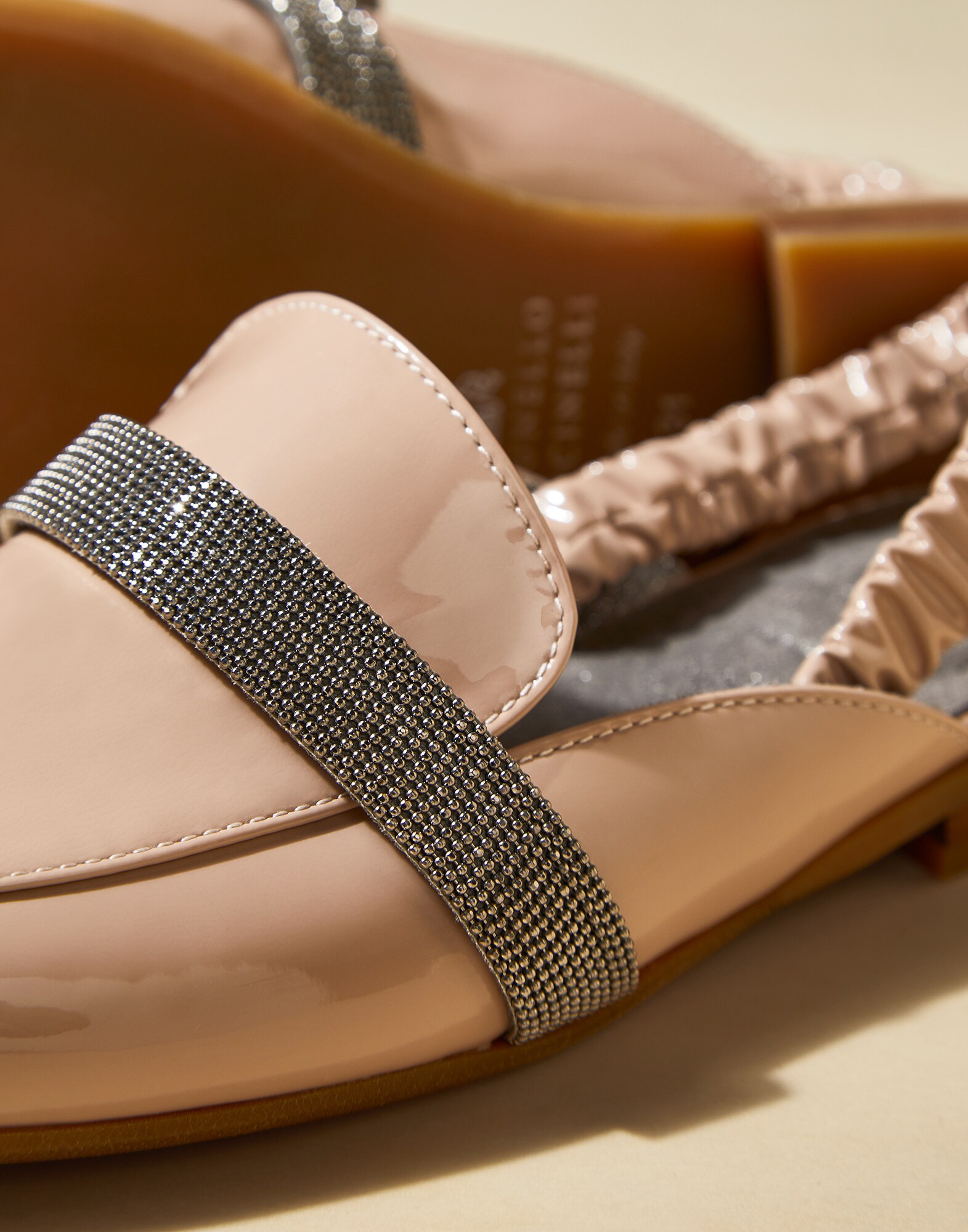 Flat Shoes - Detail view