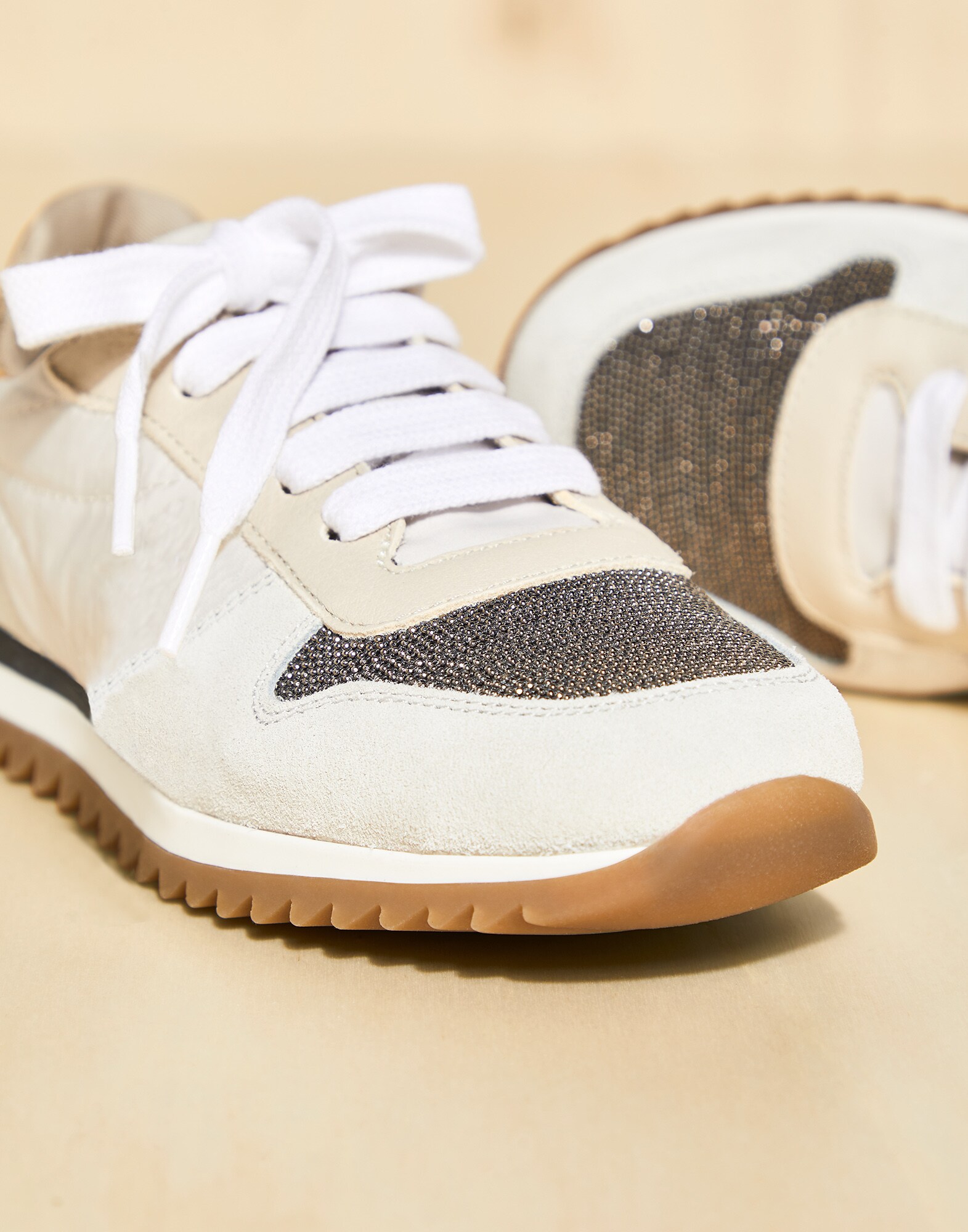 Sneakers - Detail view