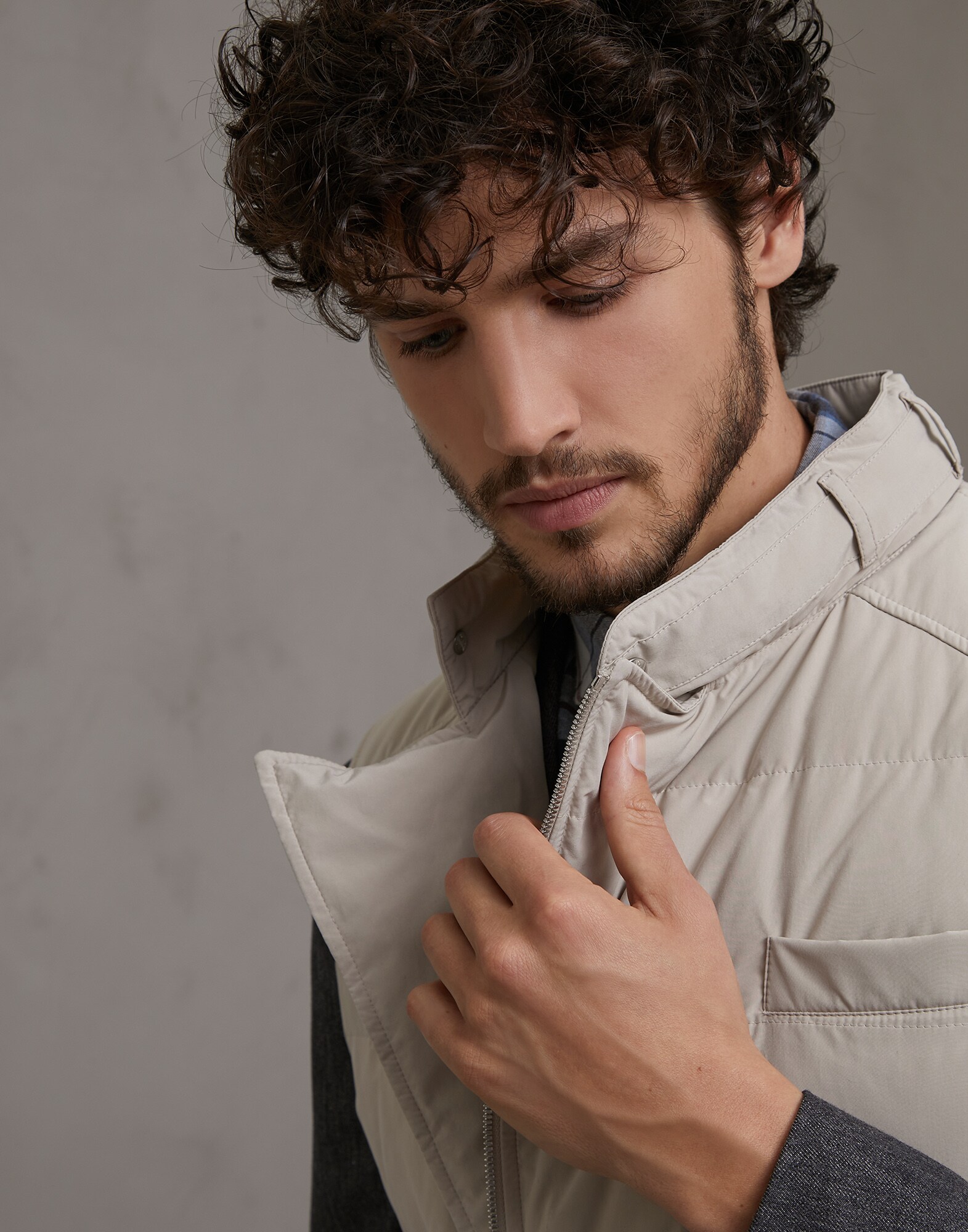 Down Sleeveless Jacket - Detail