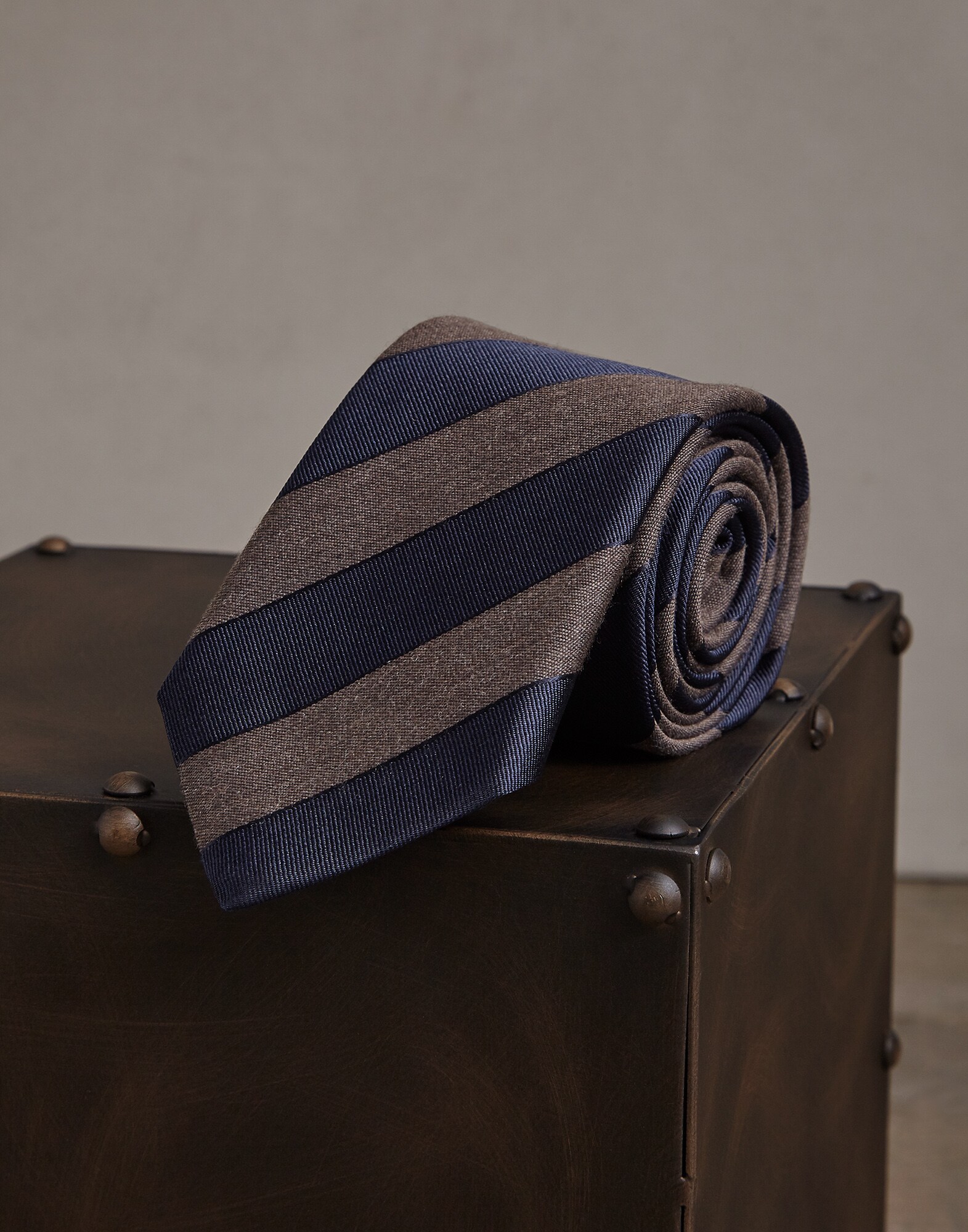 Tie - Back