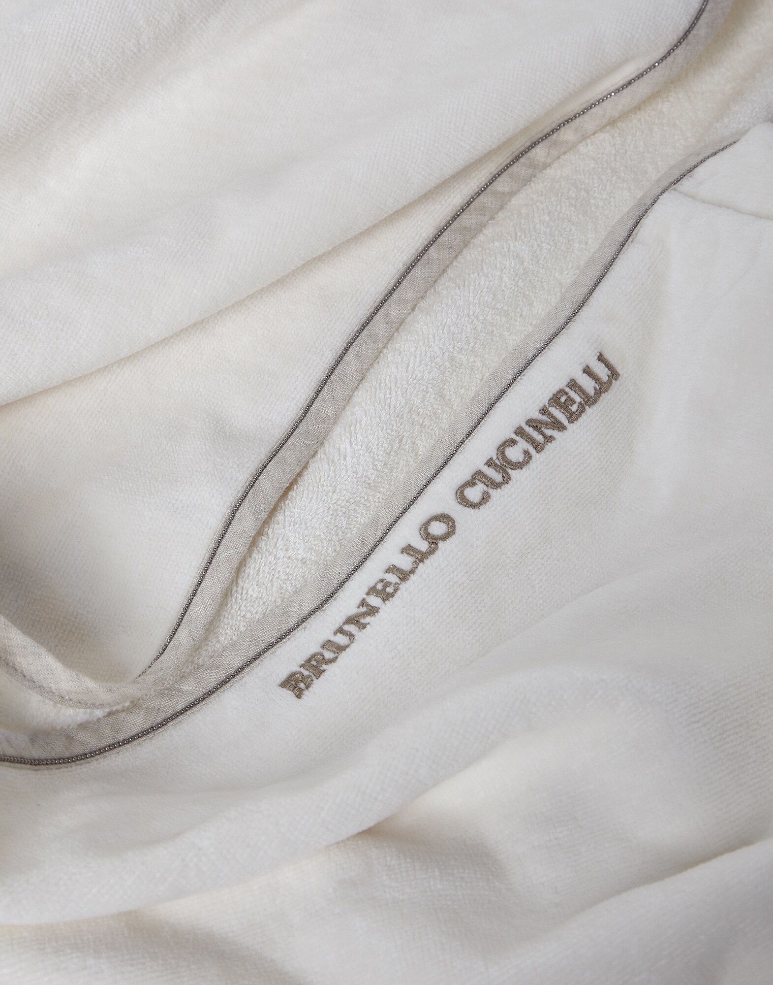 Bathrobes Off-White Lifestyle 3 - Brunello Cucinelli