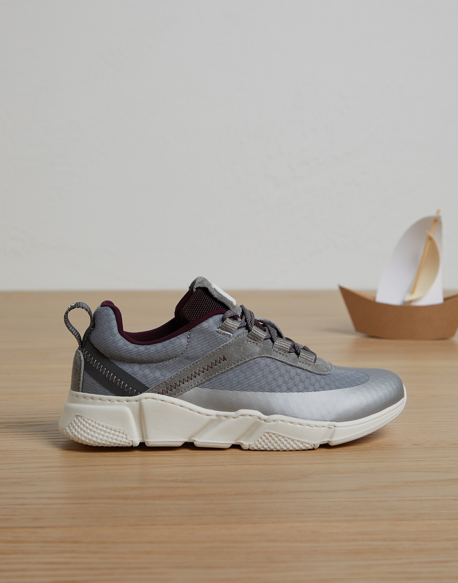 Sneakers - Editorial view