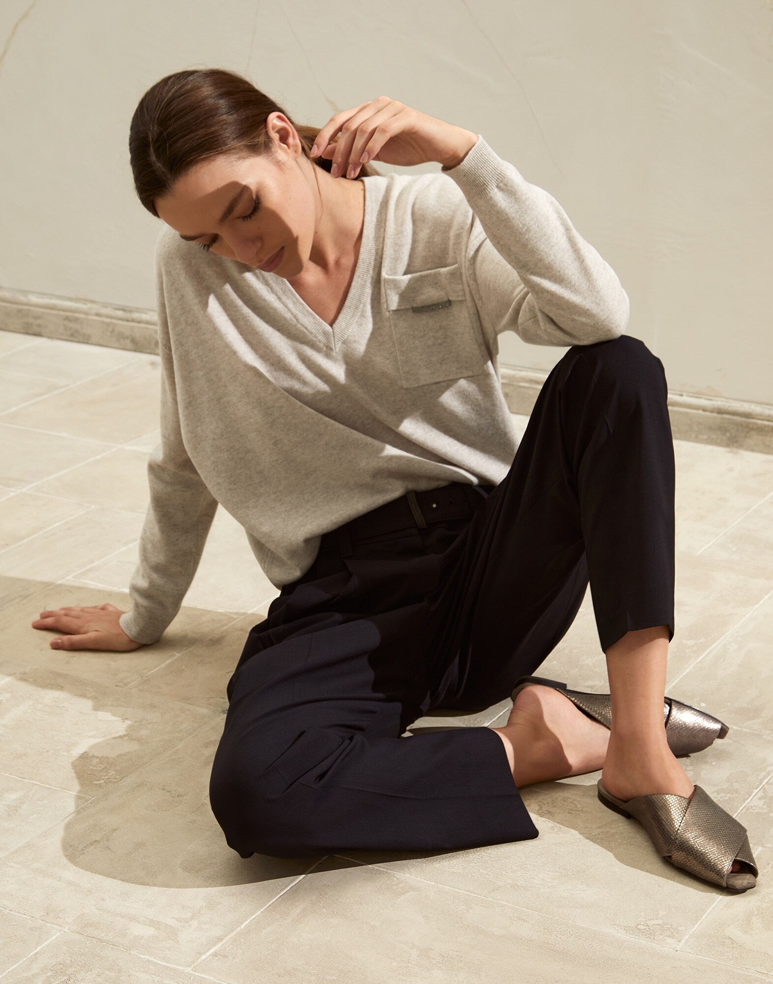V-neck Sweater - Editorial