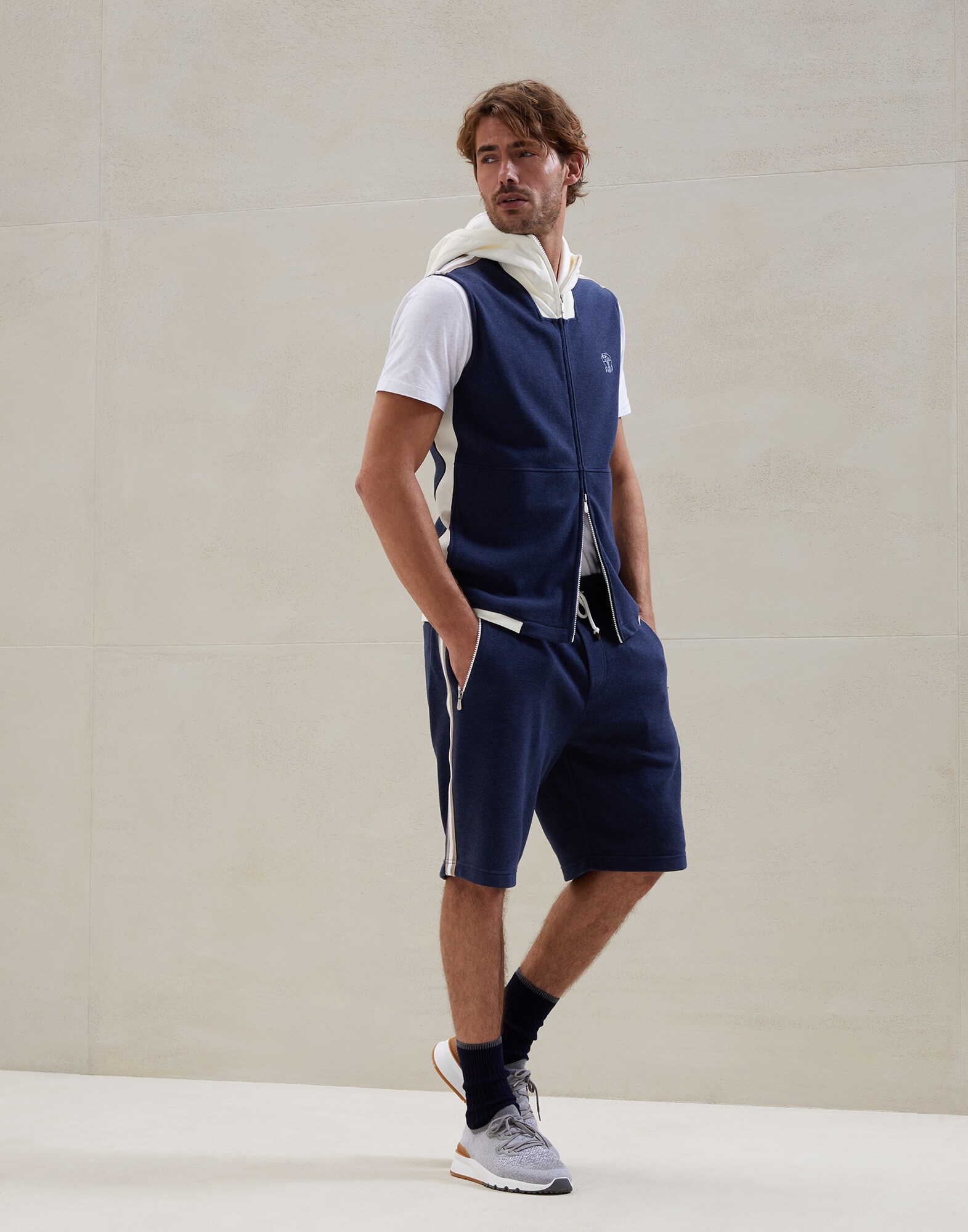Camiseta de Manga Corta - Vista look completo