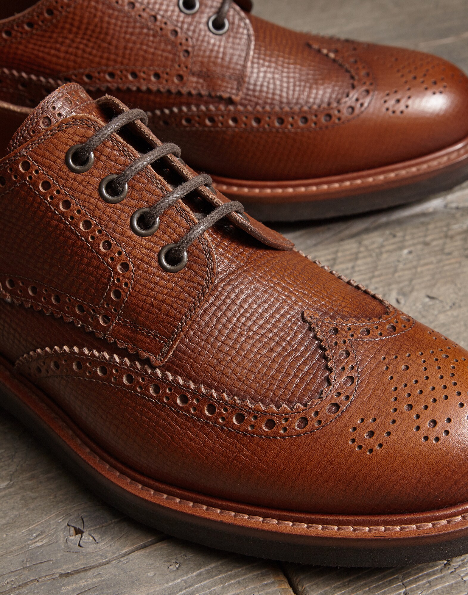 Lace-Ups - Detail