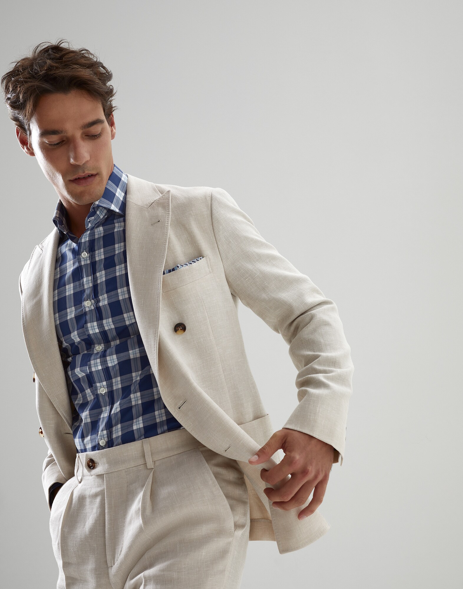 Eineinhalb-reihiger Blazer - Editorial-Ansicht