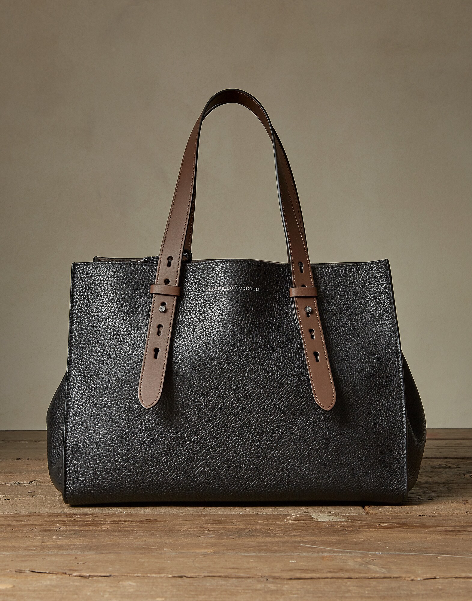 Shopper Bag Black Woman 1 - Brunello Cucinelli