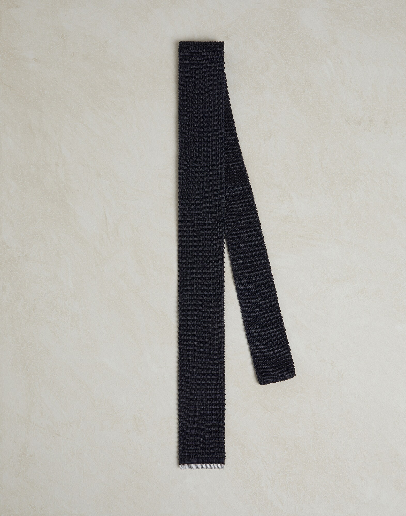 Knit necktie