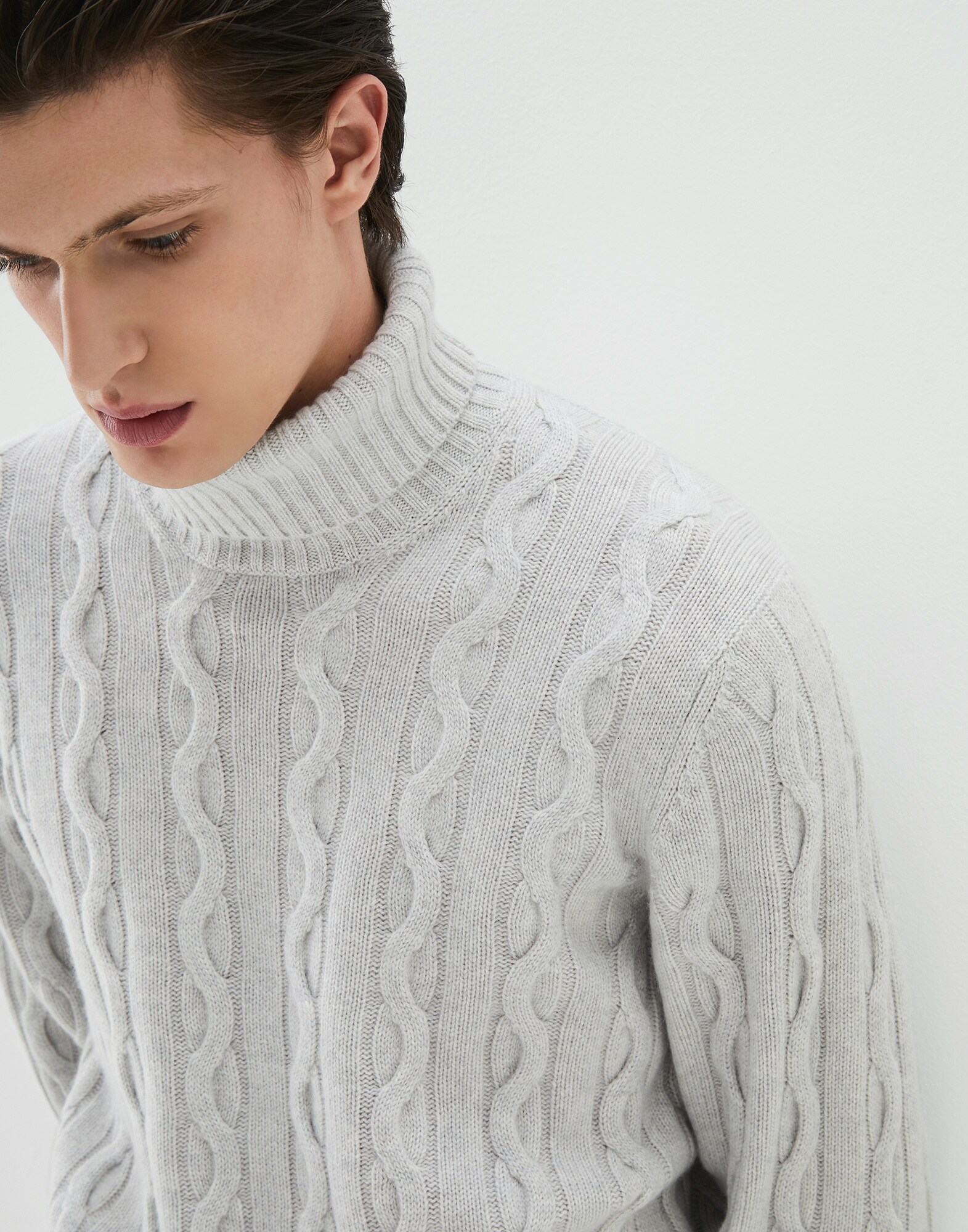 High Neck Sweater - Detail