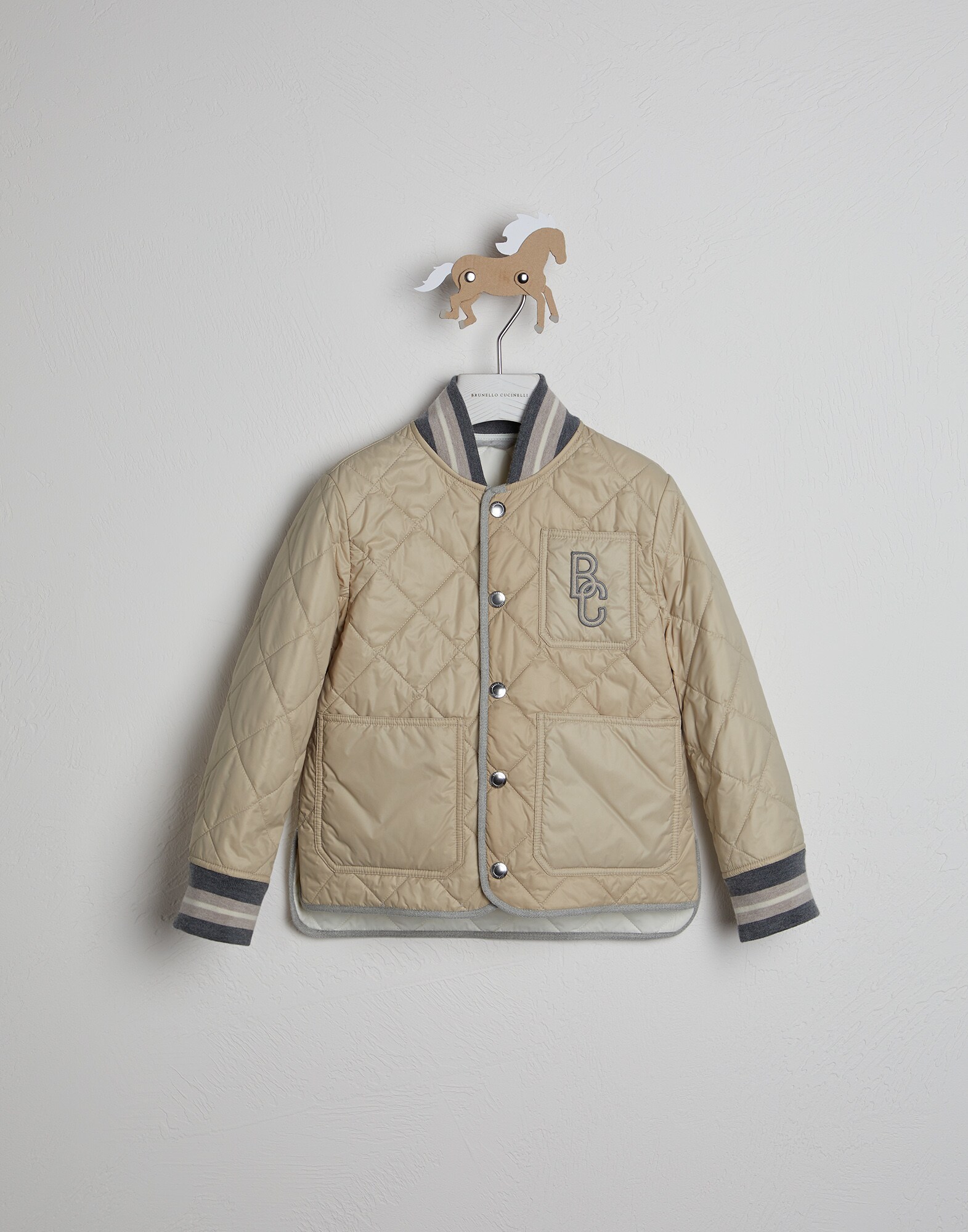 Vêtements Outerwear - Vue frontale