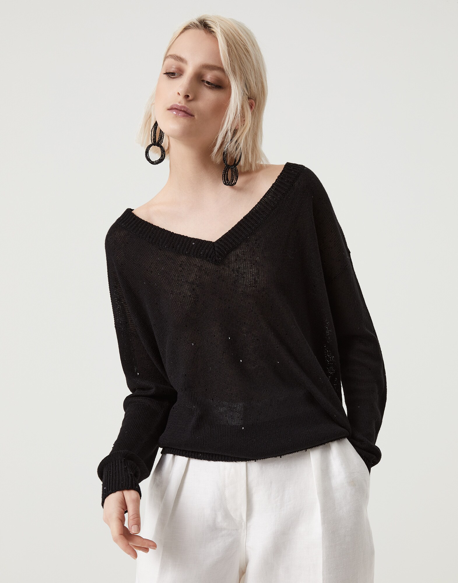 V-neck - Front view