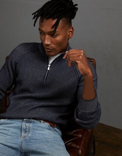 Cuello Alto con Cremallera - Vista editorial