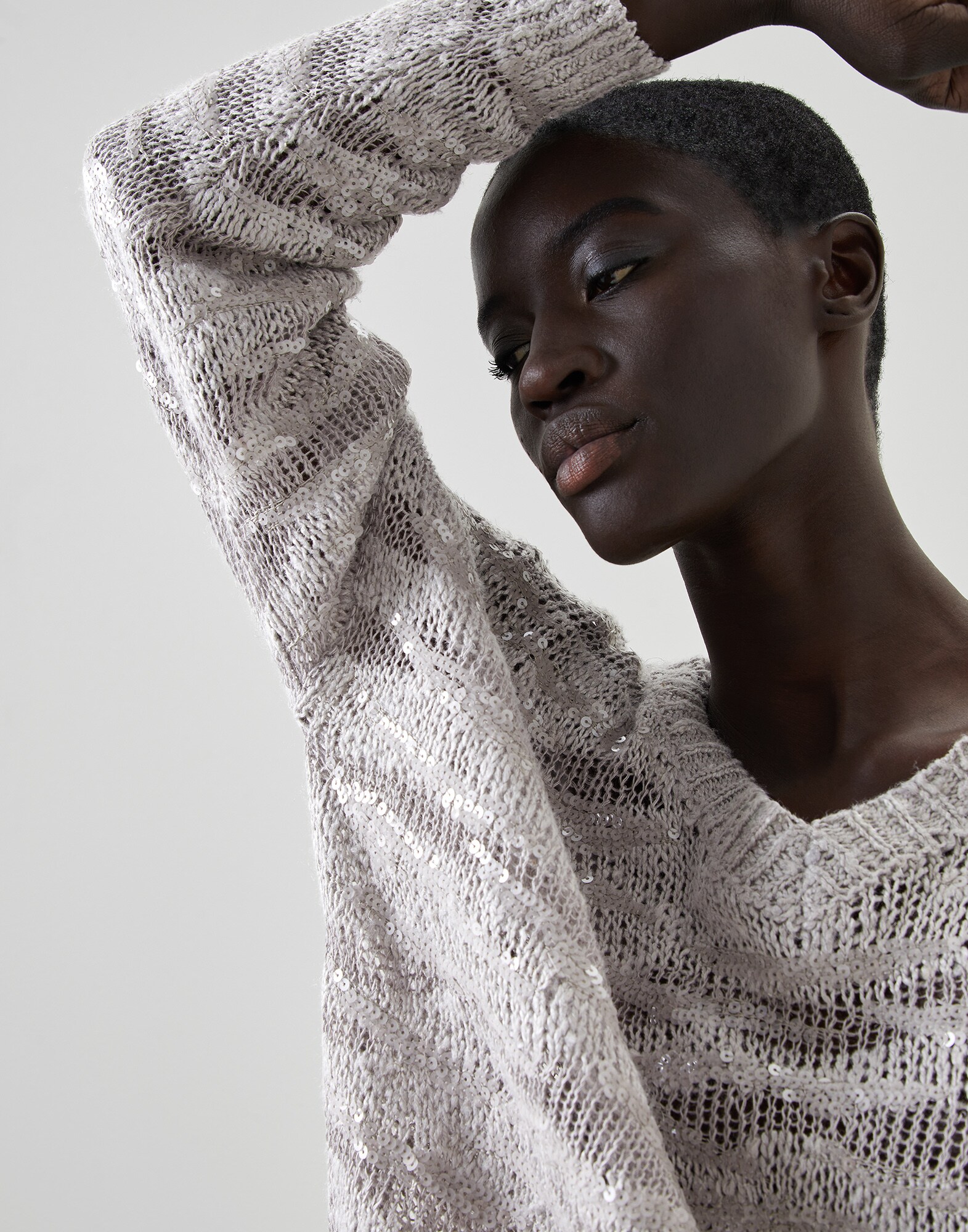V-neck - Detail view