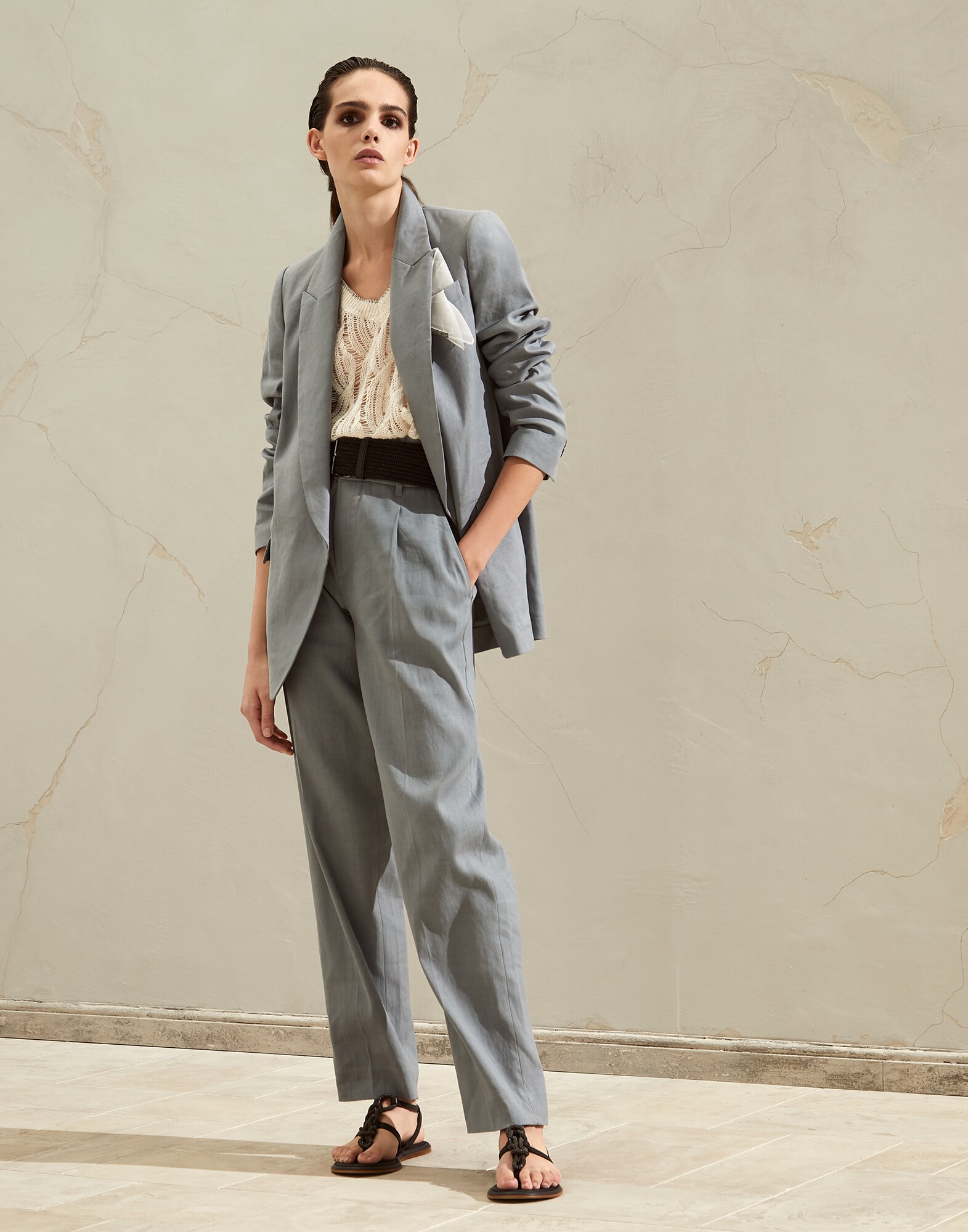 211WOUTFITPRIMA3B image number 0