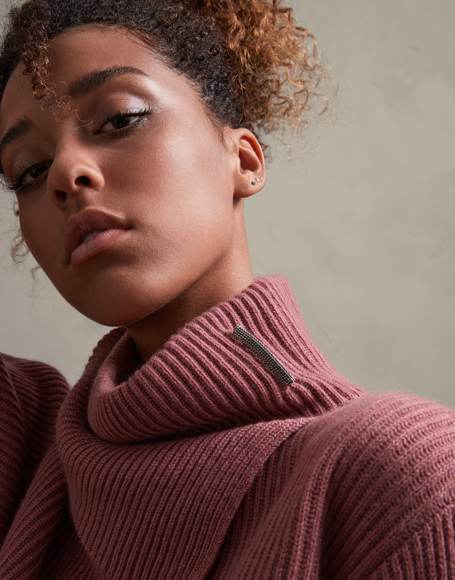 High Neck Sweater - Detail