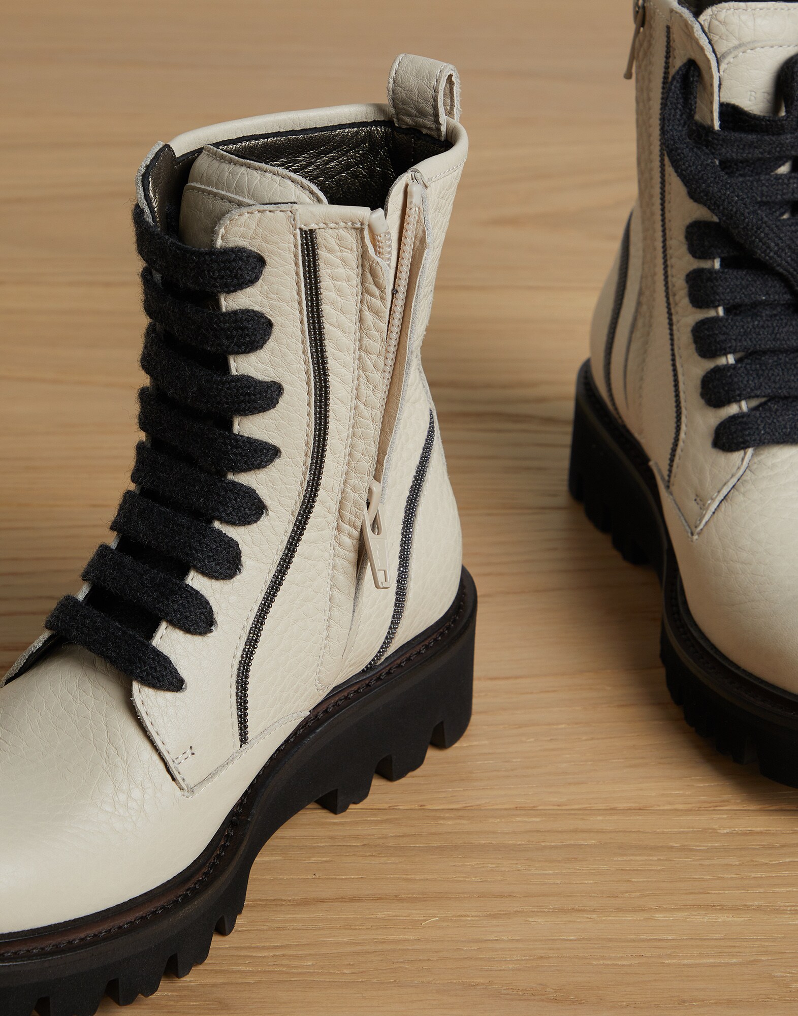 Boots - Detail view