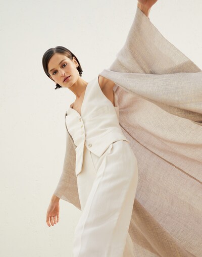Poncho - Editorial view
