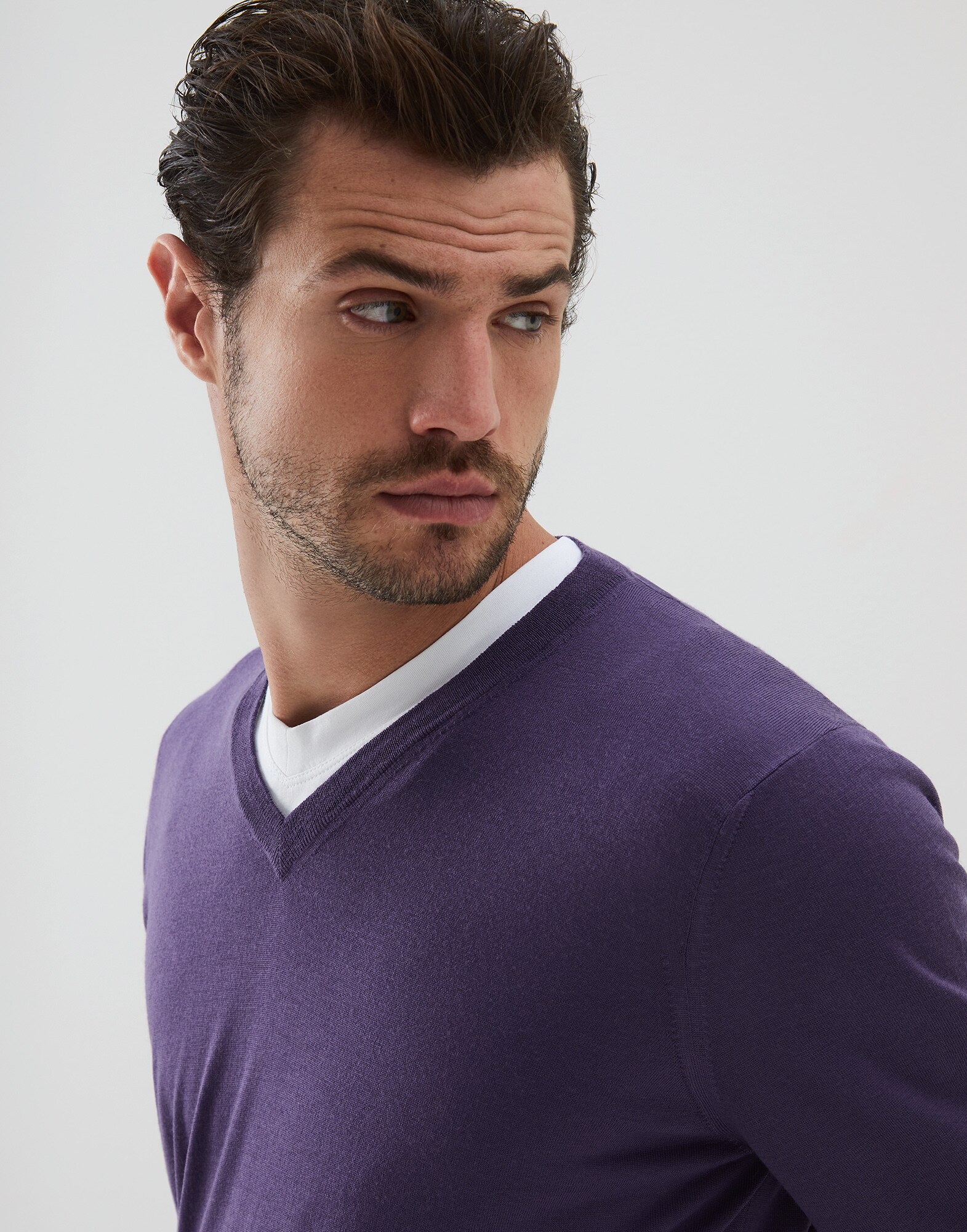 V-neck Sweater - Detail