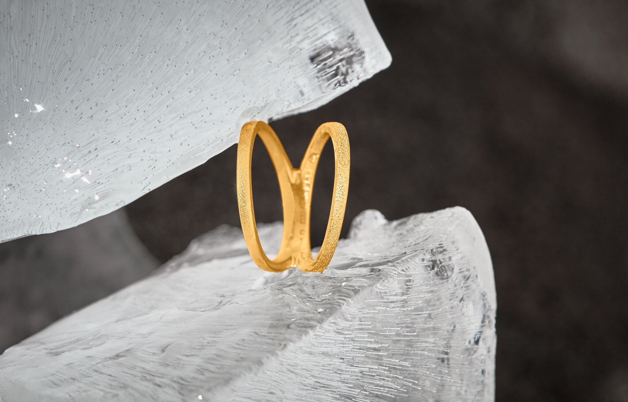18k gold ring