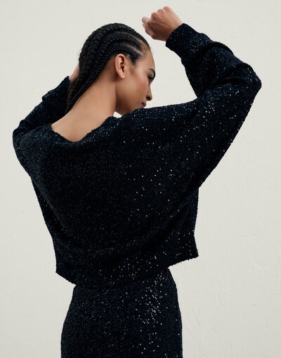 V-neck - Back view