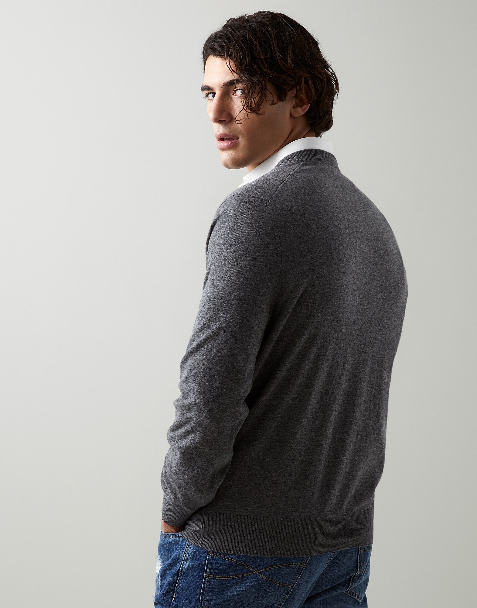 V-neck - Back view