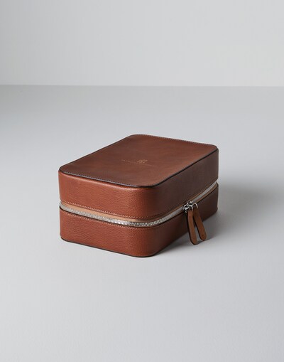 Life Attitude Accessories - Front view