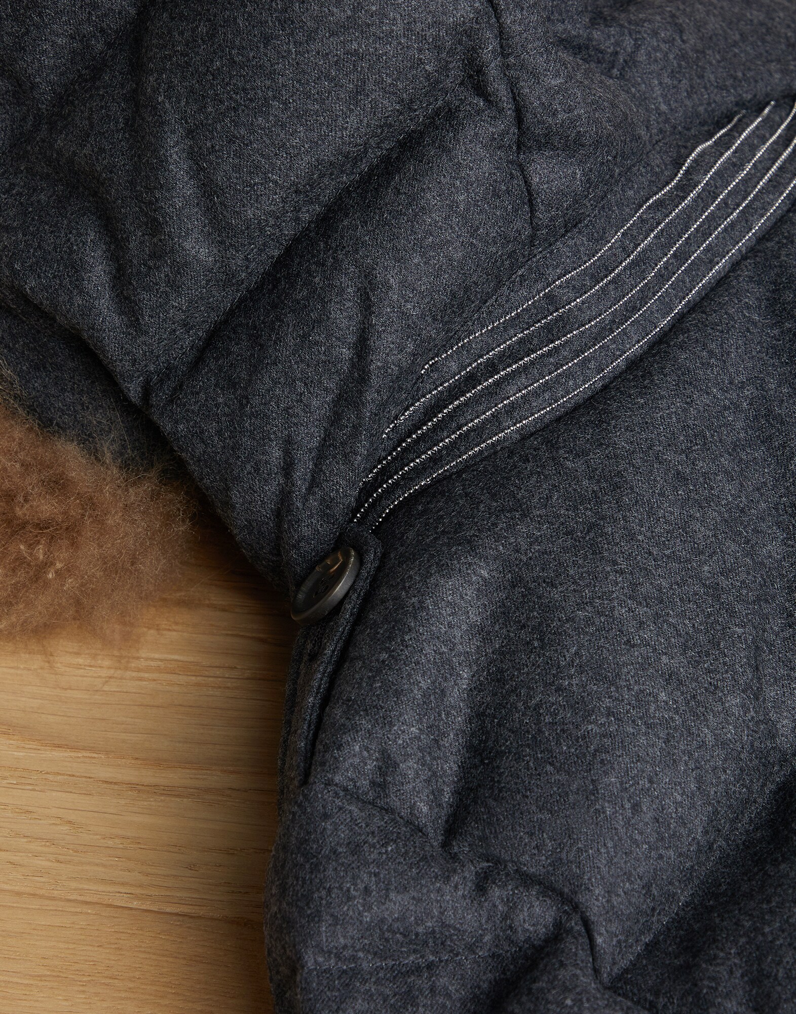 Down Jacket - Detail view