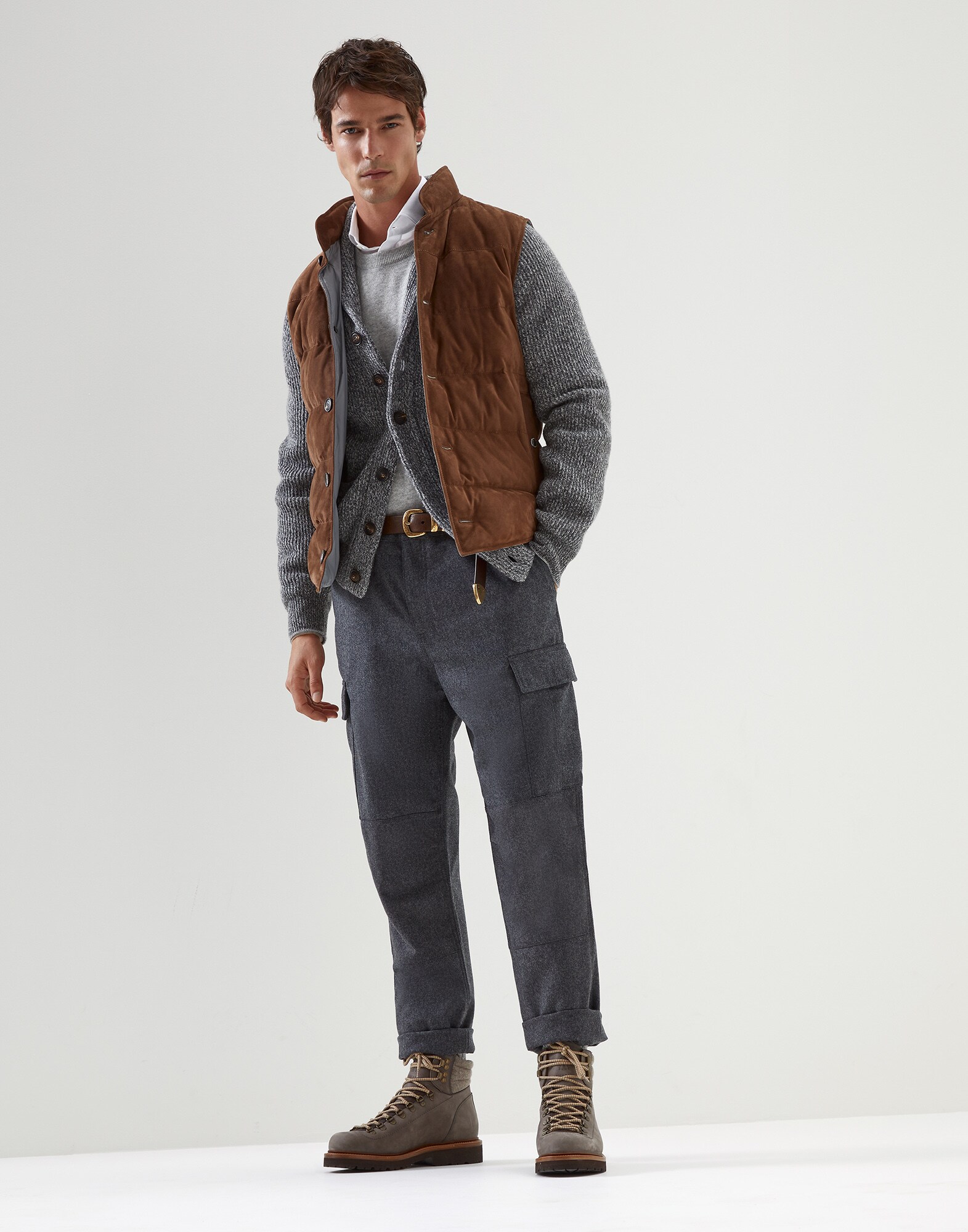 212MOUTFITMRPORTER3 image number 0