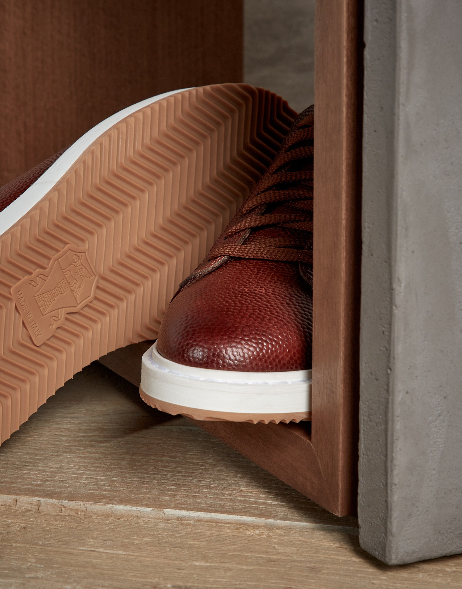 Sneakers - Detail view