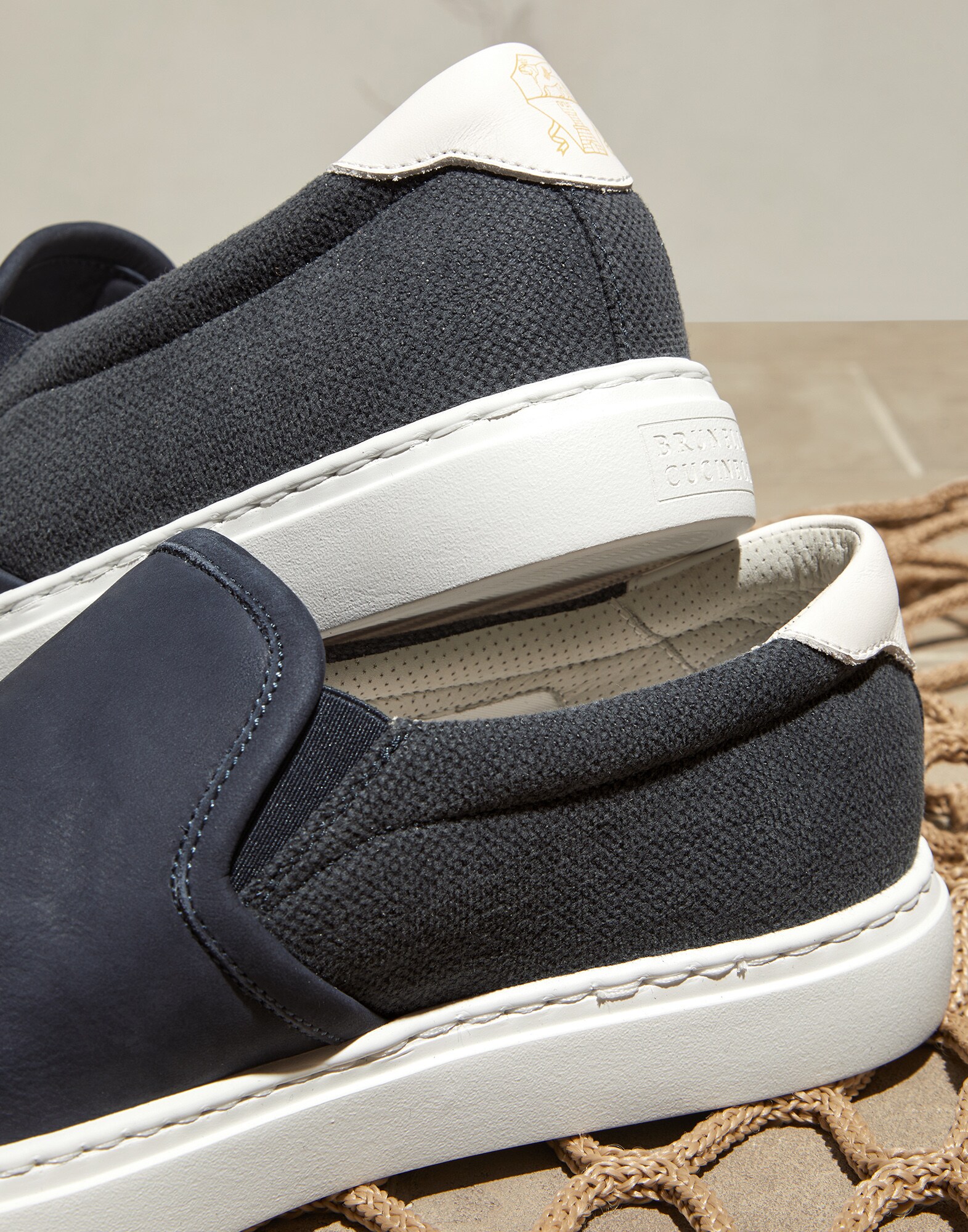 Sneakers - Detail view