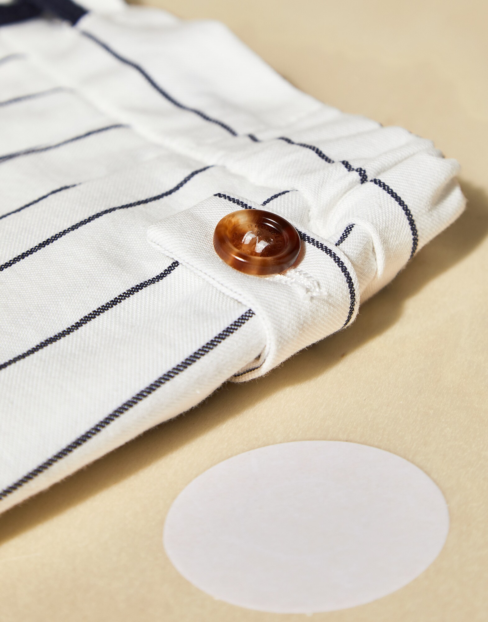 Pants - Detail view