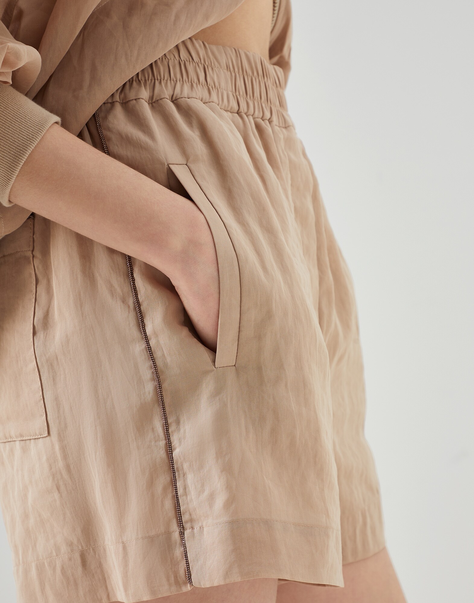 Bermuda & Shorts - Detail view