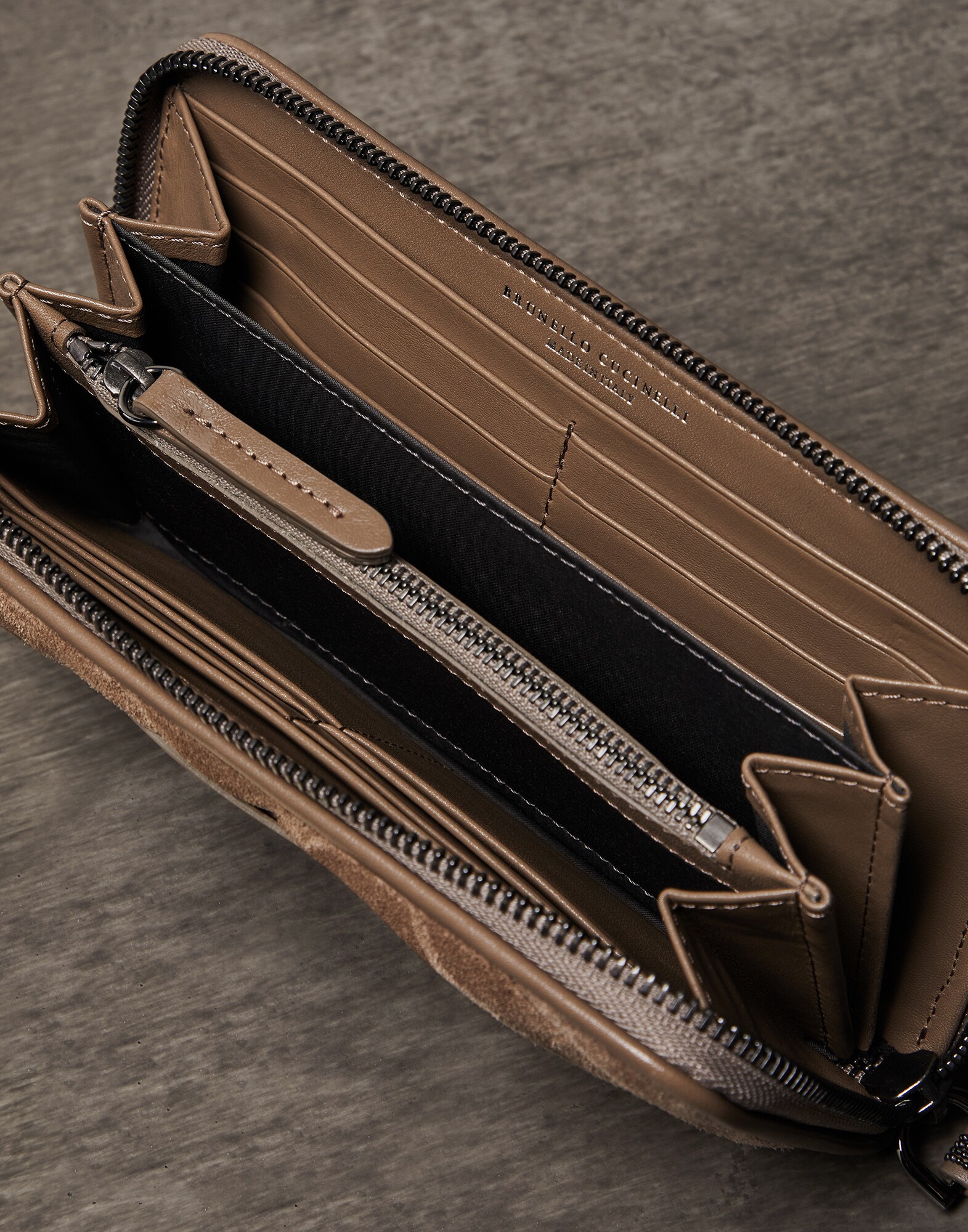 Wallet - Full look