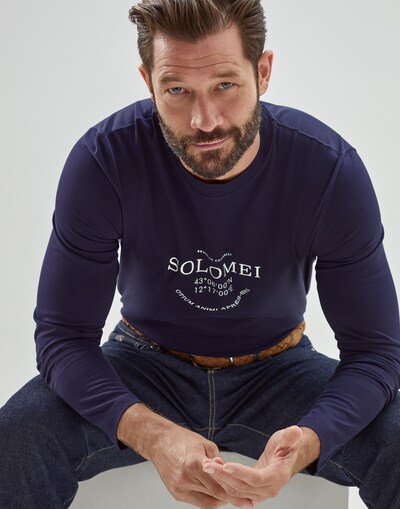 Long Sleeve T-Shirt - Editorial view