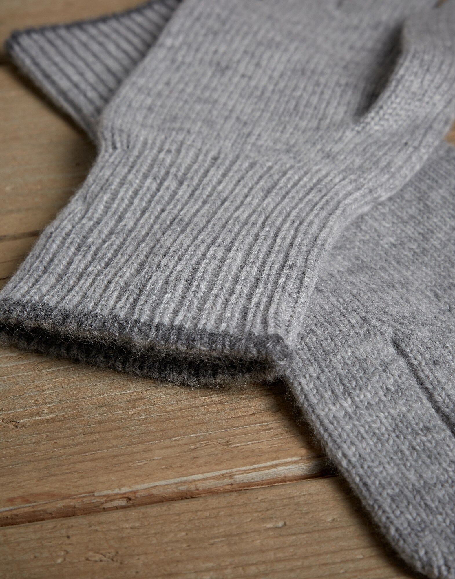 Gloves - Detail view