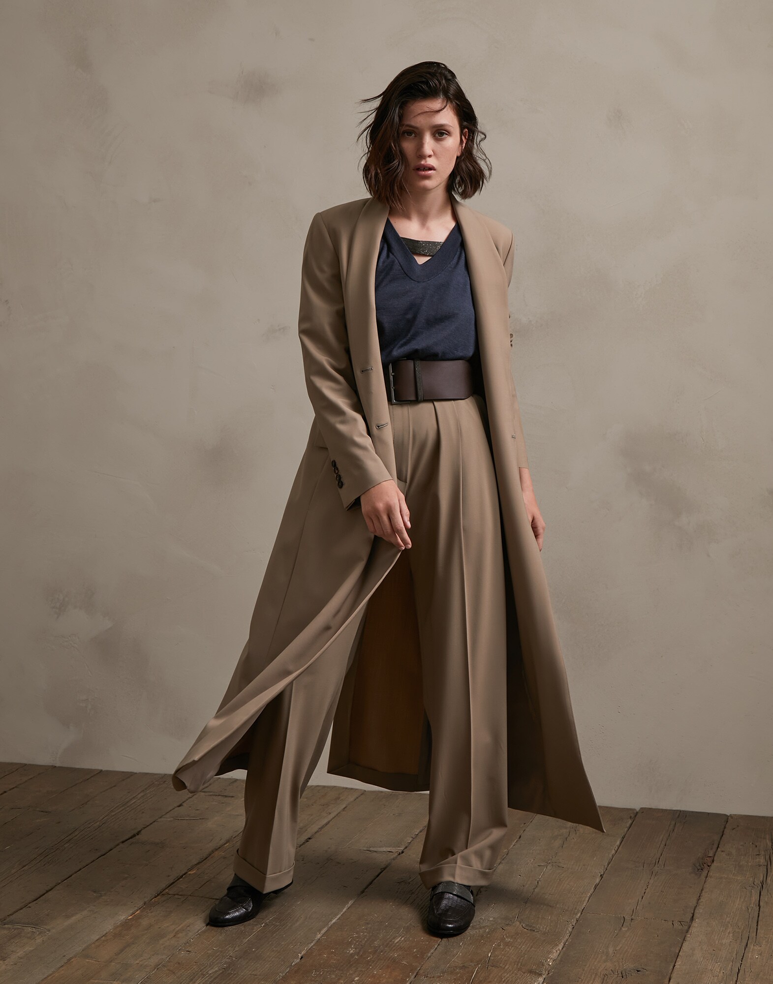 V-neck Sweater - Full look