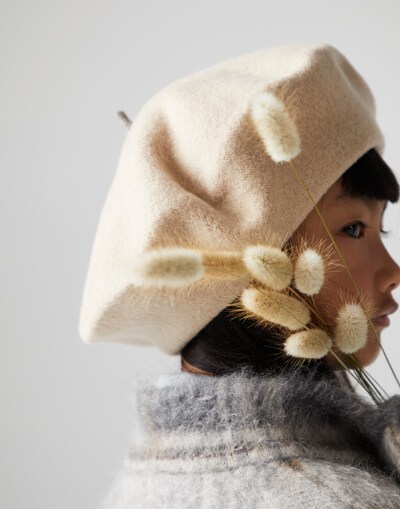 Hats & Gloves - Editorial view