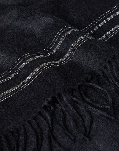 Silk Throw - Detail view