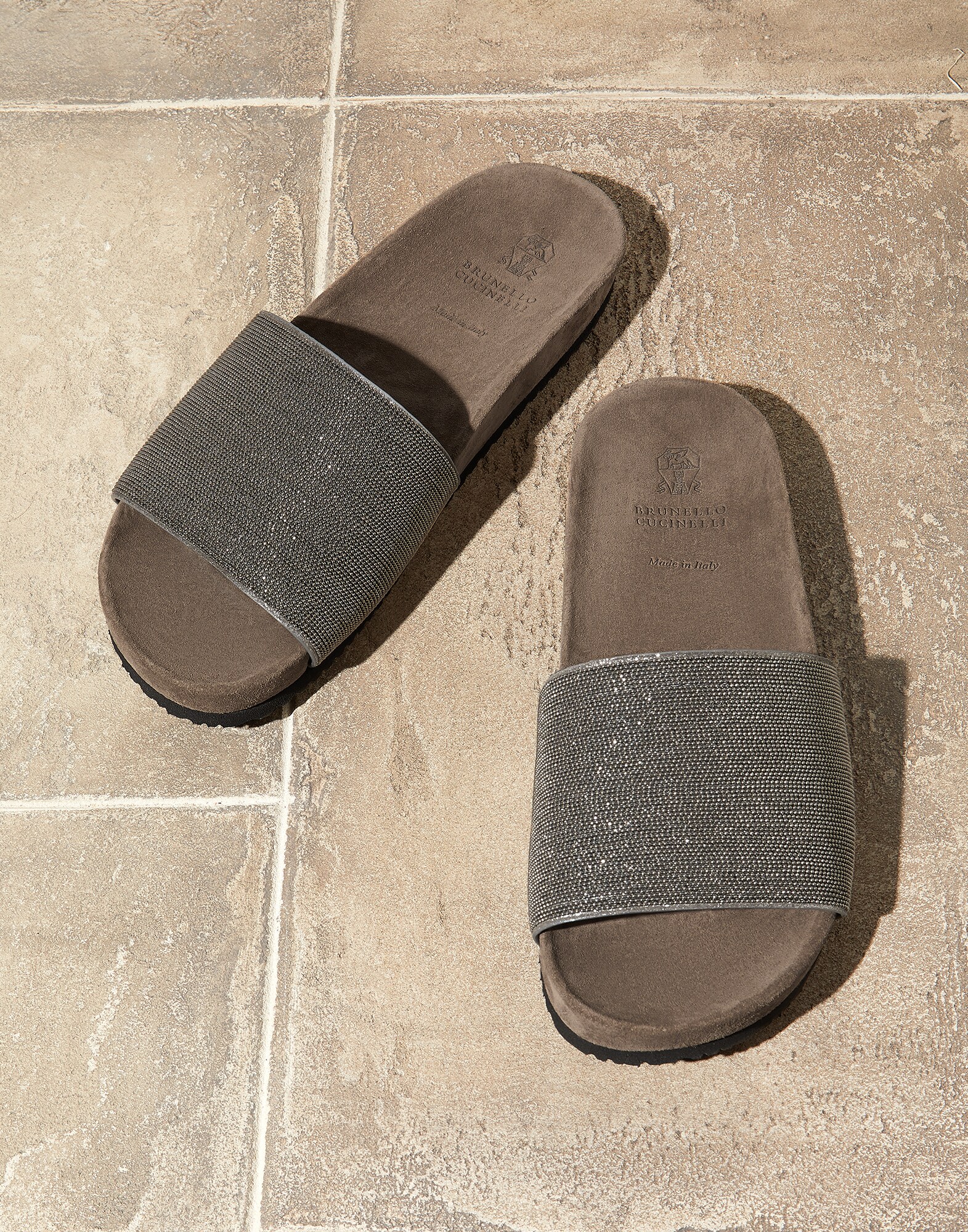 Slides - Full look