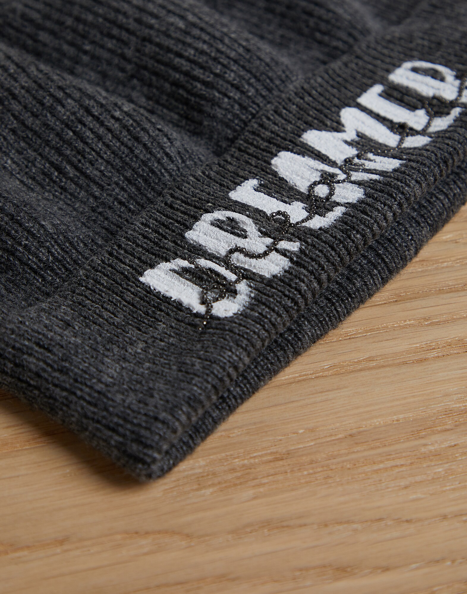 Hats & Gloves - Detail view