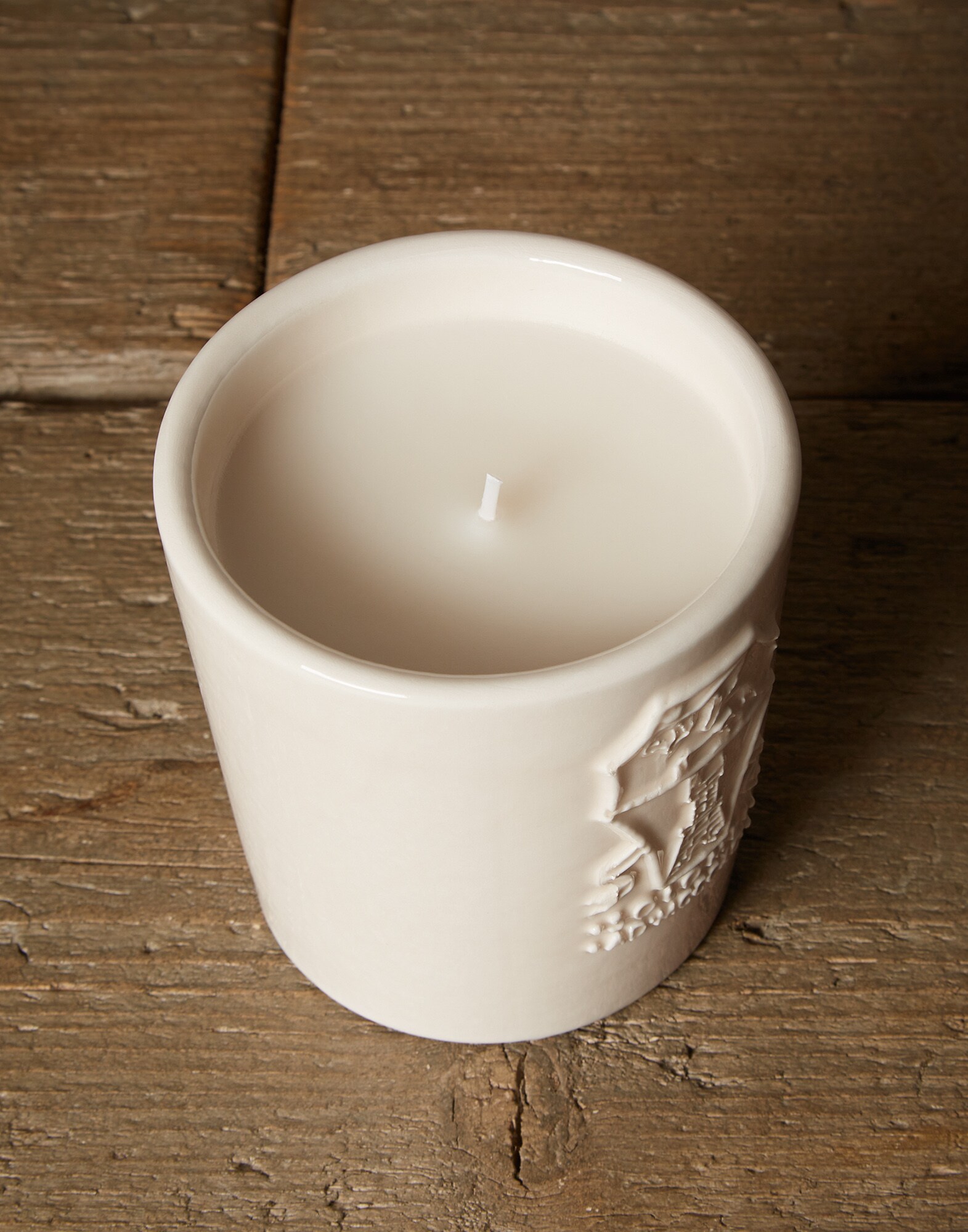 Candles Ecru Lifestyle 2 - Brunello Cucinelli