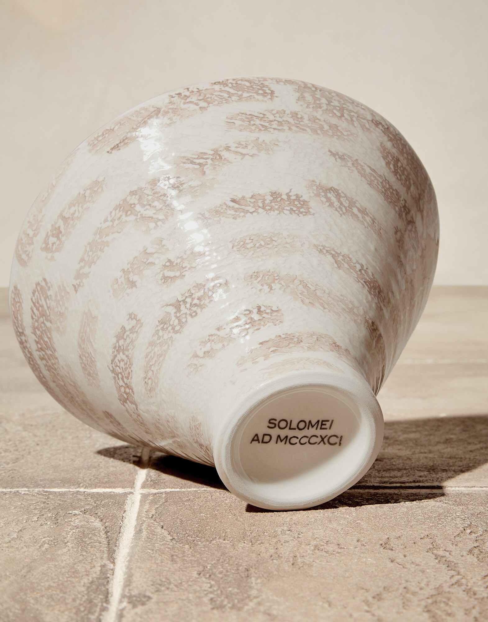 Dinnerware - Detail view